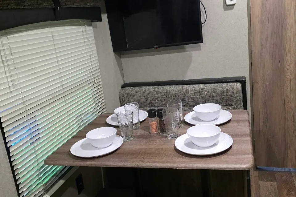 Devon's Puma Puma XLE lite Travel Trailer