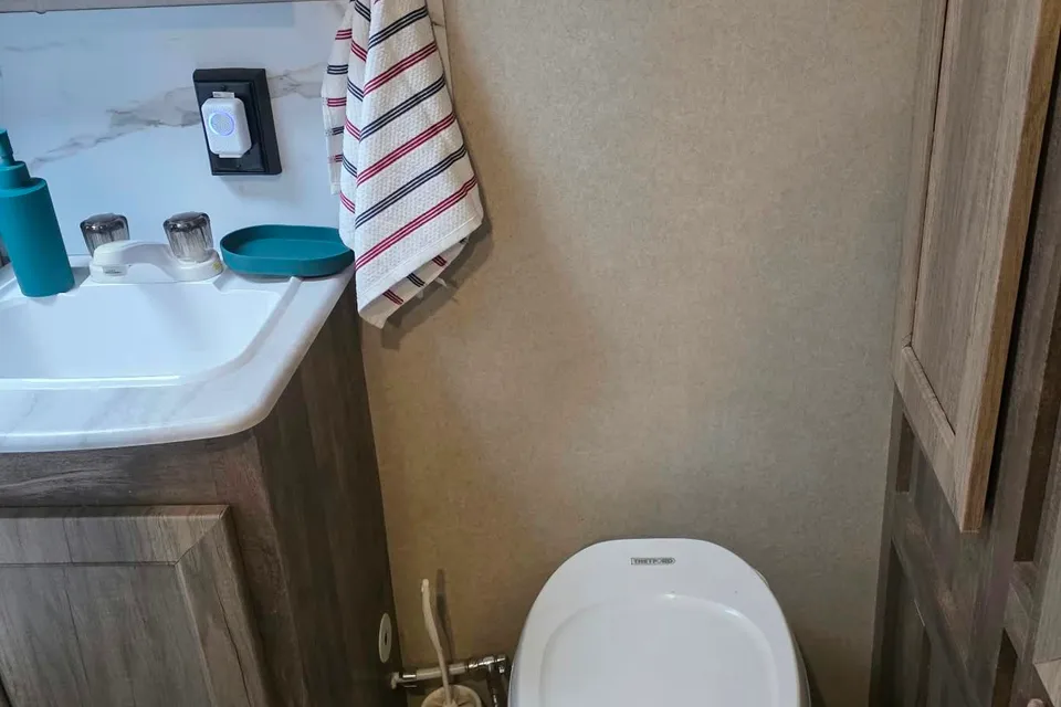 Devon's Puma Puma XLE lite Travel Trailer