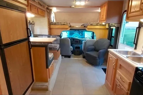 laura's Forest River Sunseeker Class C