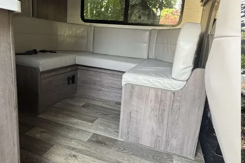 Open Rhode Class C Motorhome (2022 Minni Winnie)