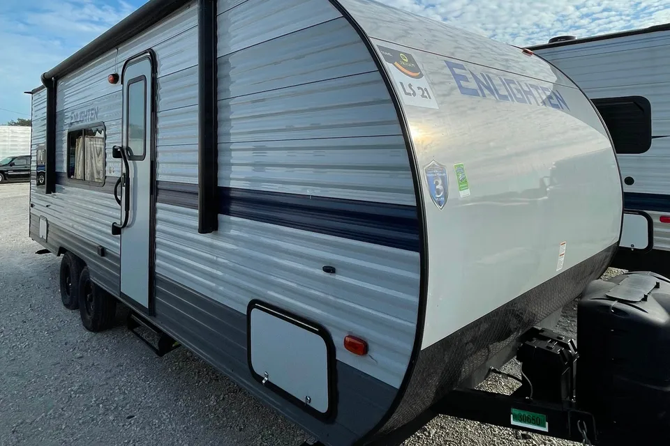 Jenny's Enlighten 25bh Travel Trailer