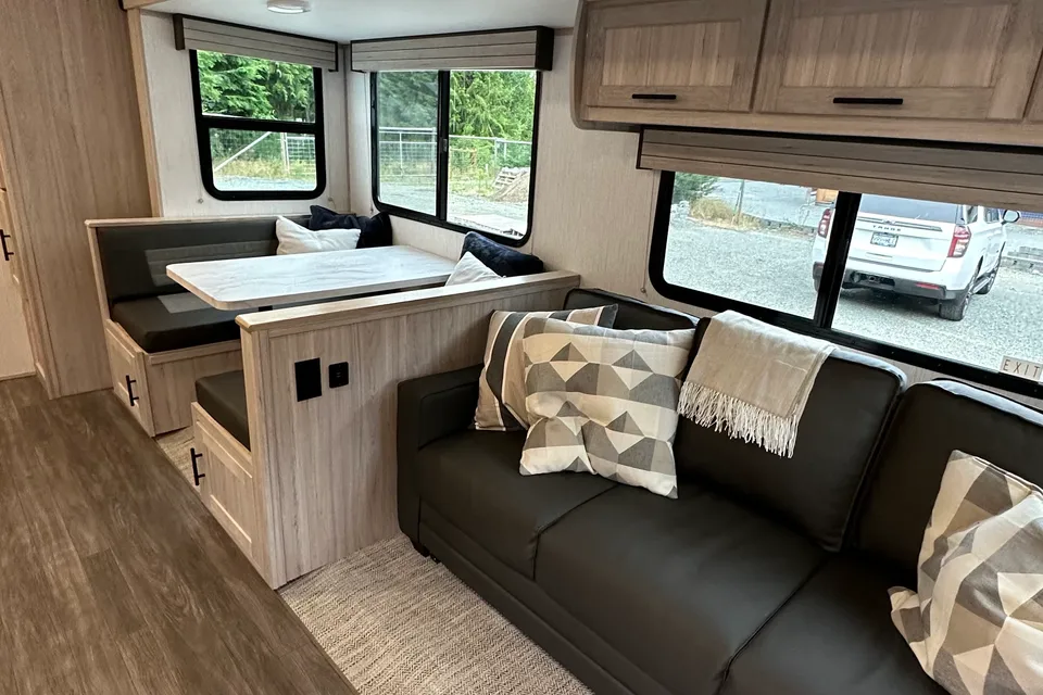 2022 Cruiser RV Shadow Cruiser Travel Trailer