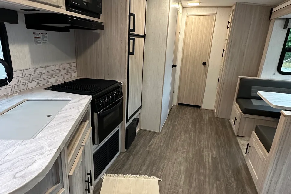 2022 Cruiser RV Shadow Cruiser Travel Trailer