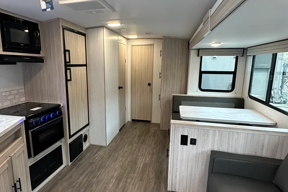 2022 Cruiser RV Shadow Cruiser Travel Trailer