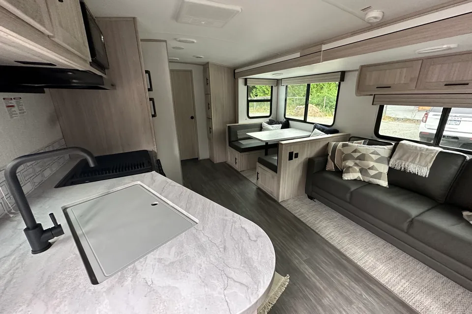 2022 Cruiser RV Shadow Cruiser Travel Trailer