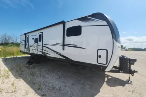 RV with Bunk Room: Bath and Half: Delivery Only ($85) No Prep Fee: Equipped