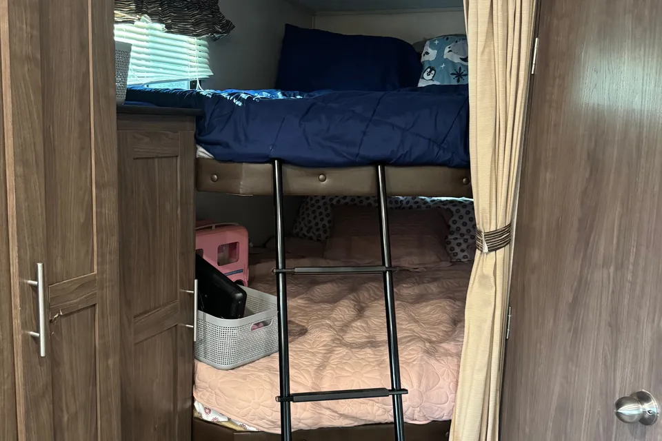 Keystone Hideout Fifth Wheel bunkhouse!