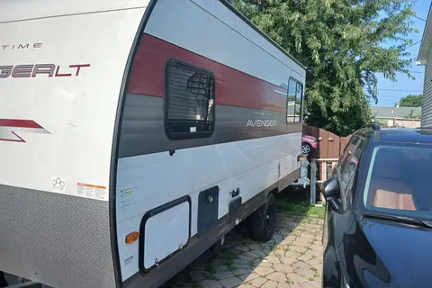 Km location Prime Time Avenger lite Roulotte