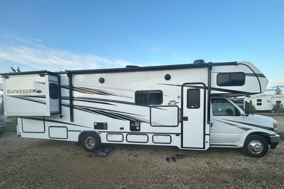Forest River Sunseeker 3010DS 30 Class C