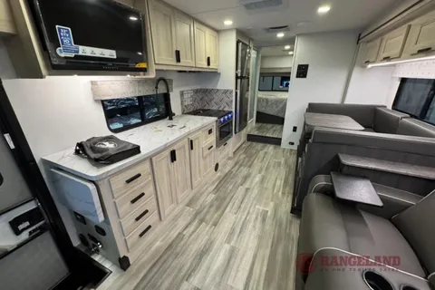 Forest River Sunseeker 3010DS 30 Class C