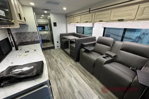 Forest River Sunseeker 3010DS 30 Class C