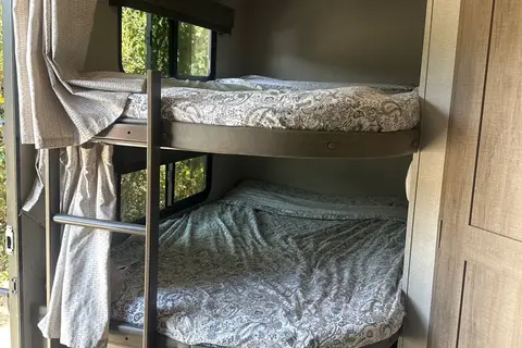 Damaris's Grand Design Imagine 2800 BH Travel Trailer