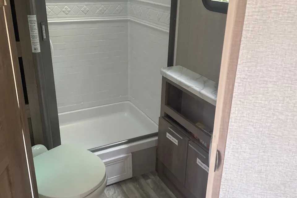 Damaris's Grand Design Imagine 2800 BH Travel Trailer