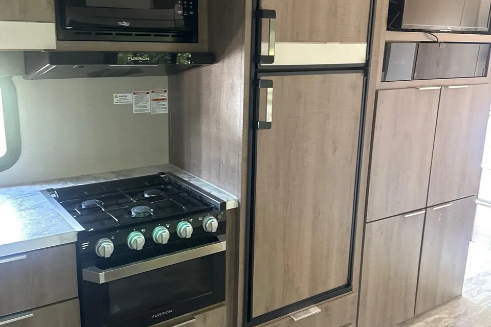 Damaris's Grand Design Imagine 2800 BH Travel Trailer