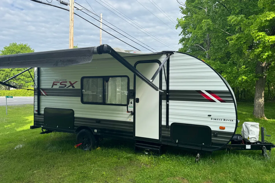 Forest River Wildwood 179DBK Travel Trailer