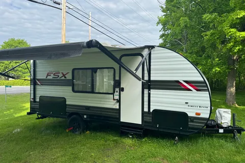 Forest River Wildwood 179DBK Travel Trailer