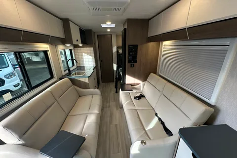 GM's Coachmen Cross Trail 20BHTA Class C