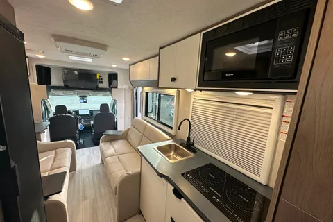 GM's Coachmen Cross Trail 20BHTA Class C