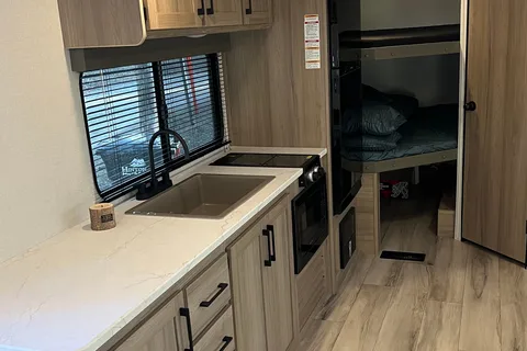 Adrenaline Keystone COLEMAN 25B Travel Trailer