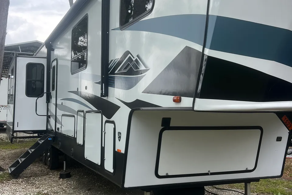 Austin's Heartland Milestone Fifth Wheel