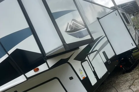 Austin's Heartland Milestone Fifth Wheel