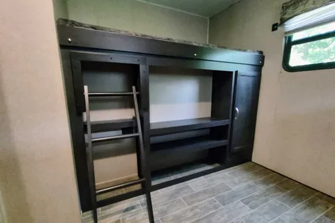Family friendly - 2020 Palomino Puma Travel Trailer