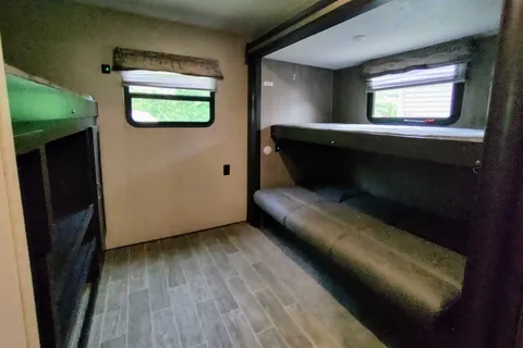 Family friendly - 2020 Palomino Puma Travel Trailer