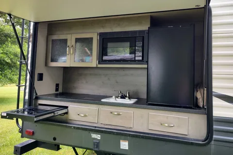 Family friendly - 2020 Palomino Puma Travel Trailer