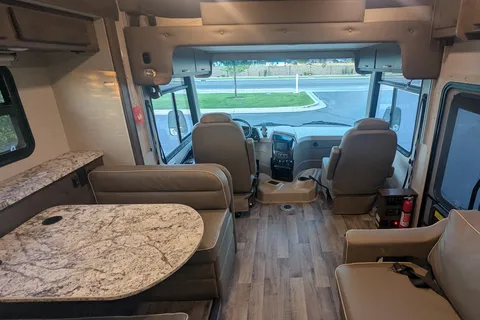 Family-ready Class A - Bunk beds, Solar power, Pet Friendly Jayco Alante 29F