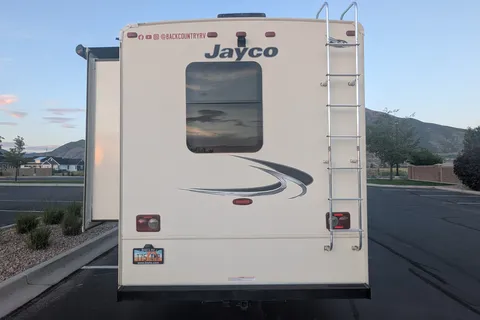 Family-ready Class A - Bunk beds, Solar power, Pet Friendly Jayco Alante 29F