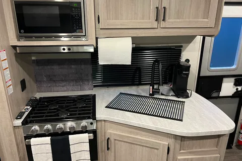 Family Bunkhouse with Outside Grill