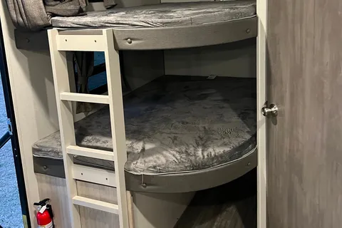 Family Bunkhouse with Outside Grill