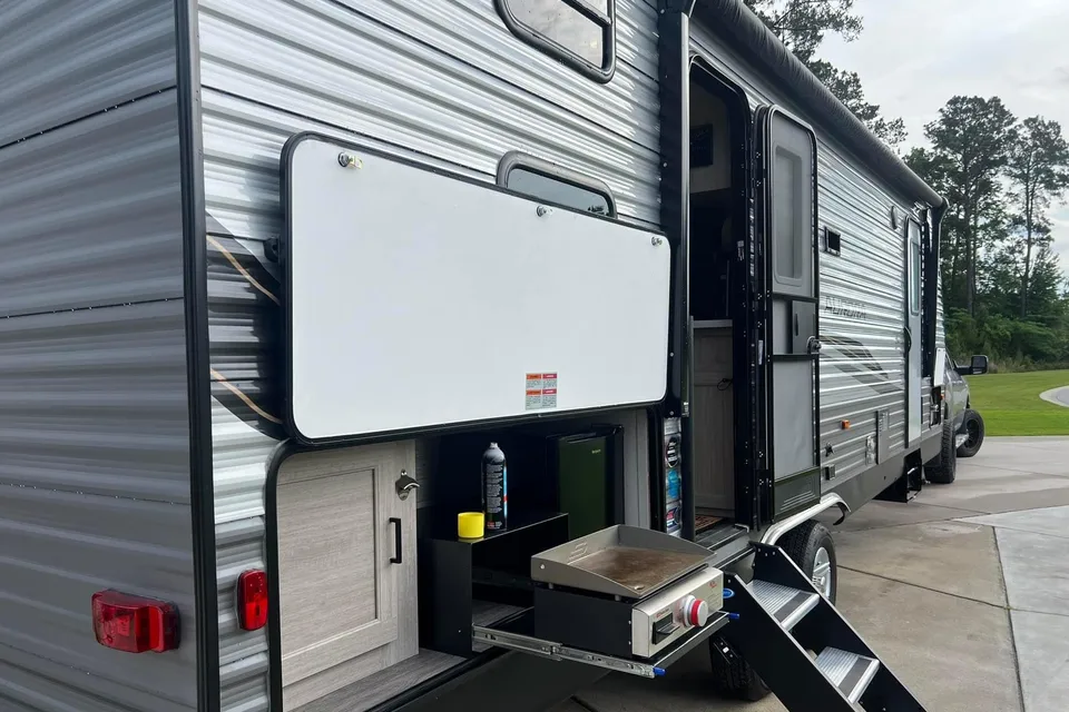 Family Bunkhouse with Outside Grill
