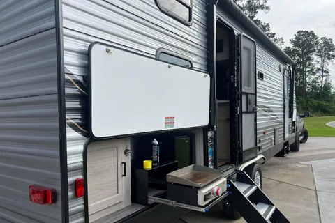 Family Bunkhouse with Outside Grill