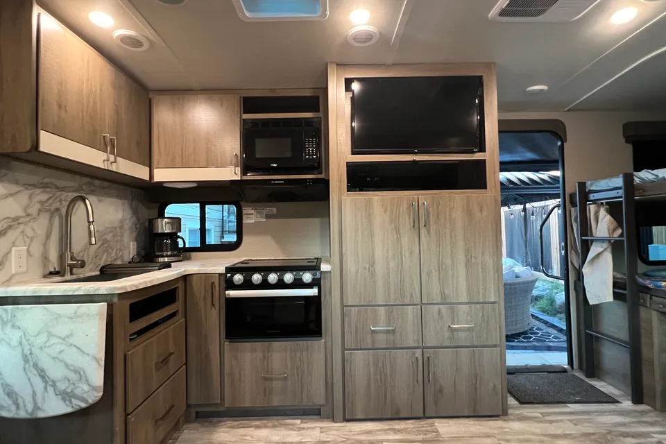 Comfy and Spacious Imagine bunkhouse Travel Trailer