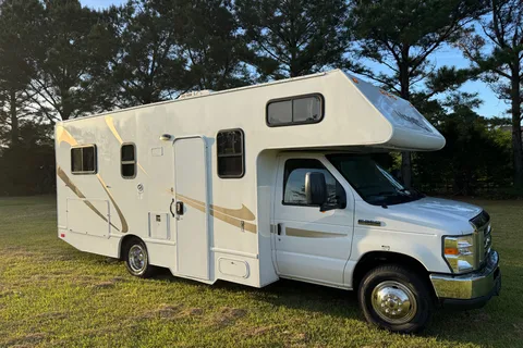 Thor Motor Coach Majestic 23A Class C Easy to drive complete w Everything
