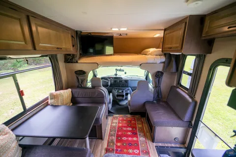 Thor Motor Coach Majestic 23A Class C Easy to drive complete w Everything
