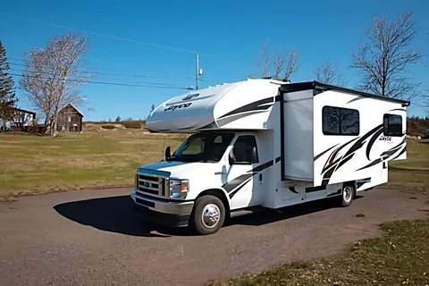 ## 🚐 Location VR familial – Jayco Redhawk Classe C 24 pi | Canada & États-Unis (USA)