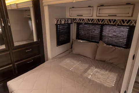## 🚐 Location VR familial – Jayco Redhawk Classe C 24 pi | Canada & États-Unis (USA)