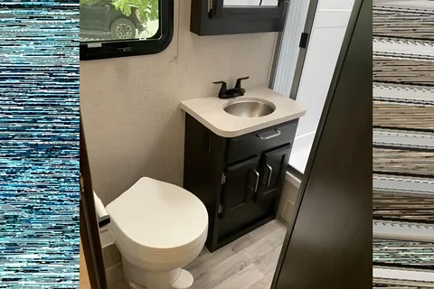 ## 🚐 Location VR familial – Jayco Redhawk Classe C 24 pi | Canada & États-Unis (USA)