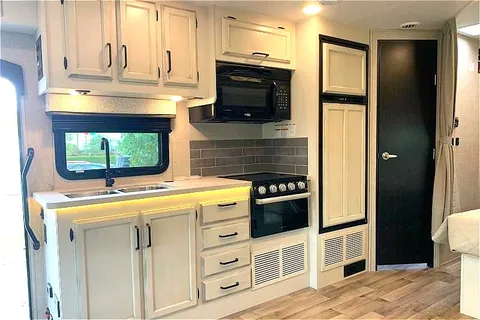 ## 🚐 Location VR familial – Jayco Redhawk Classe C 24 pi | Canada & États-Unis (USA)