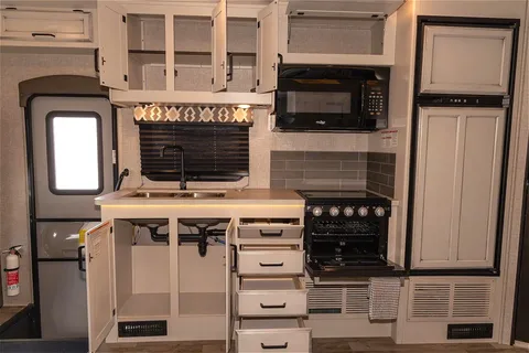 ## 🚐 Location VR familial – Jayco Redhawk Classe C 24 pi | Canada & États-Unis (USA)