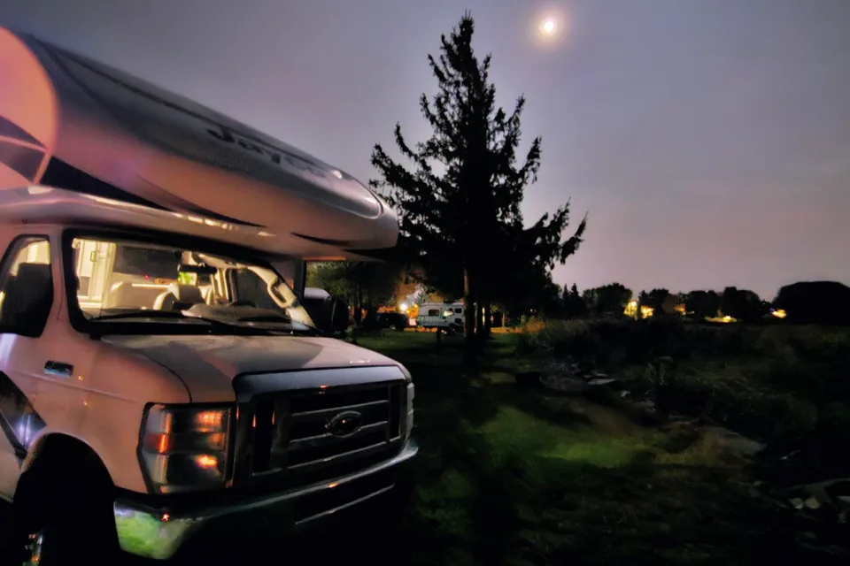 ## 🚐 Location VR familial – Jayco Redhawk Classe C 24 pi | Canada & États-Unis (USA)