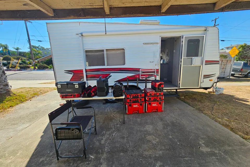 Steven's Regency RV Fx 1800 Toy Hauler