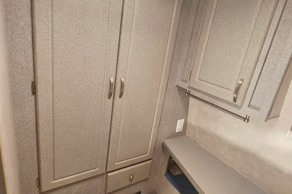 Steven's Regency RV Fx 1800 Toy Hauler