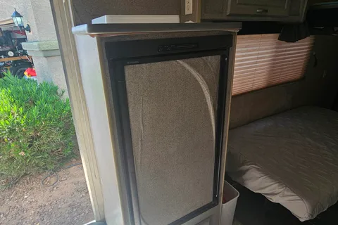 Steven's Regency RV Fx 1800 Toy Hauler