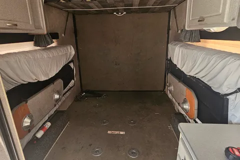 Steven's Regency RV Fx 1800 Toy Hauler