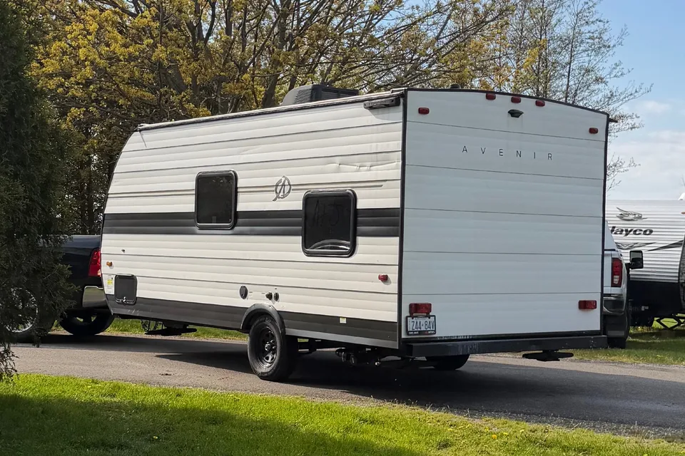 Jeremiah's Airstream 17 bhc Travel Trailer
