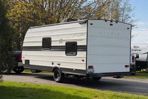Jeremiah's Airstream 17 bhc Travel Trailer