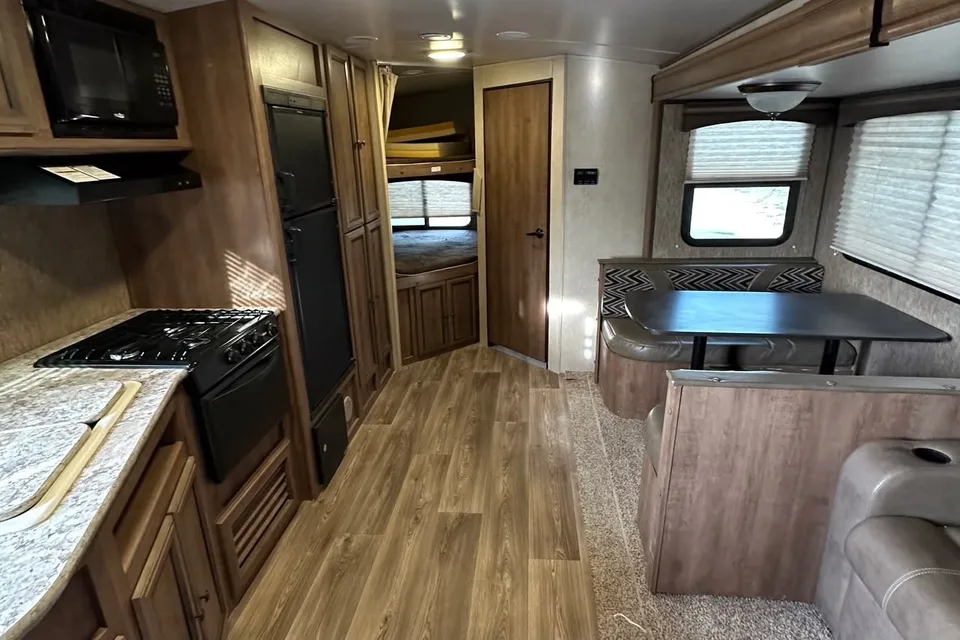 Cruiser RV Shadow Cruiser Travel Trailer